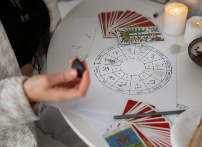 Консультация астролога: что это, зачем нужна и как проходит