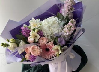 Заказать букет с доставкой: удобство, красота и внимание к деталям