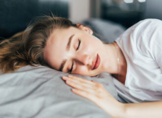 Шелковые наволочки: роскошь, комфорт и забота о коже и волосах