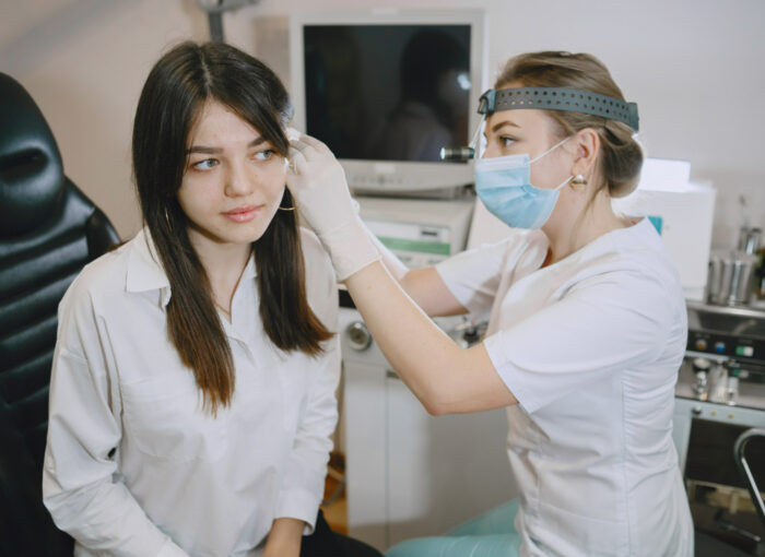 Кто такой сурдолог и что лечит этот врач?