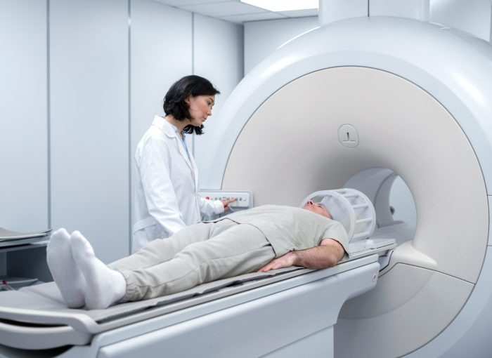 Современная диагностика: как и зачем делать МРТ