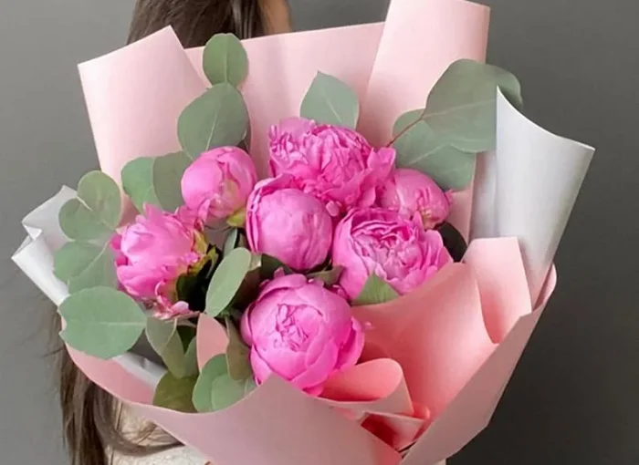 Пионы в букете: восхитительная классика флористики, которая никогда не выходит из моды